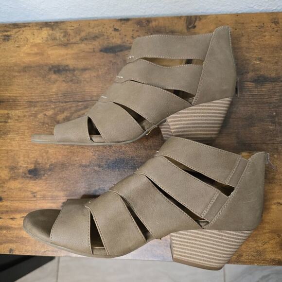 Natural Soul Heeled Sandals Dori Mushroom Memory Foam Arch Support Size 10 - Picture 5 of 8